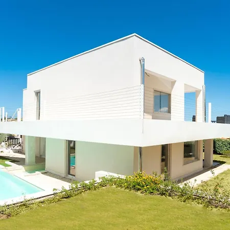 New Amazing With Private Parking *