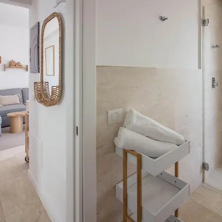 New Amazing With Private Parking